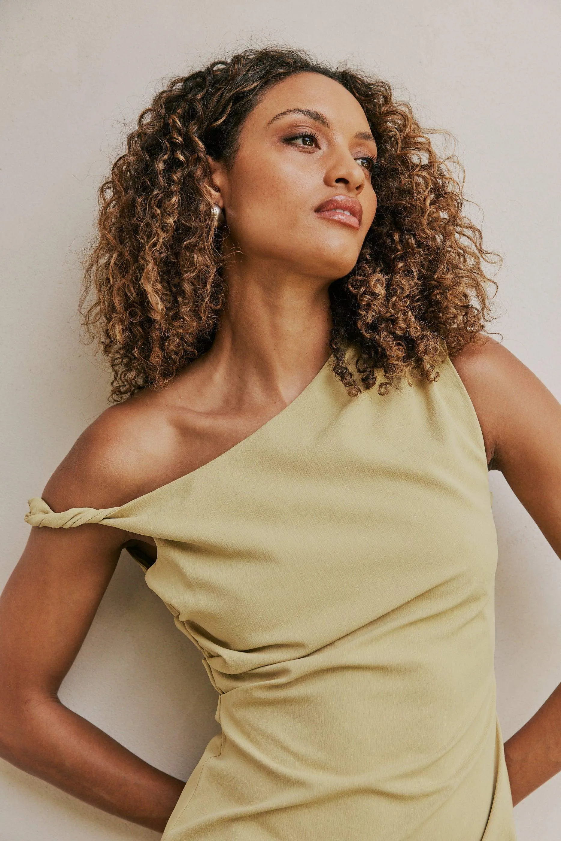 CURAAE Elenor Asymmetrical Summer Midi Dress In Olive