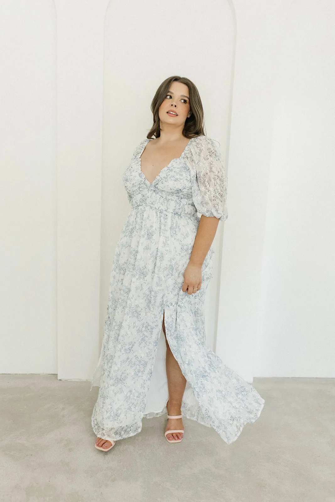 Daphne High Slit Eyelet Detail Maxi Dress in Blue and White Floral - Inclusive Sizing - Inclusive Sizing