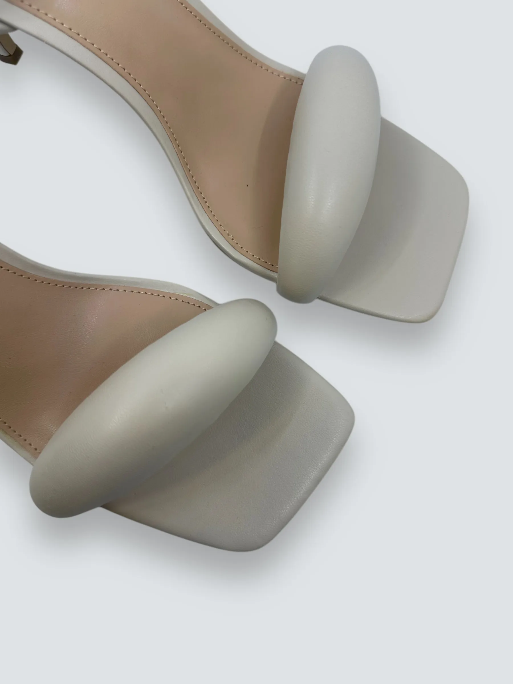 Steve Madden Cream Heels -  Size UK 7