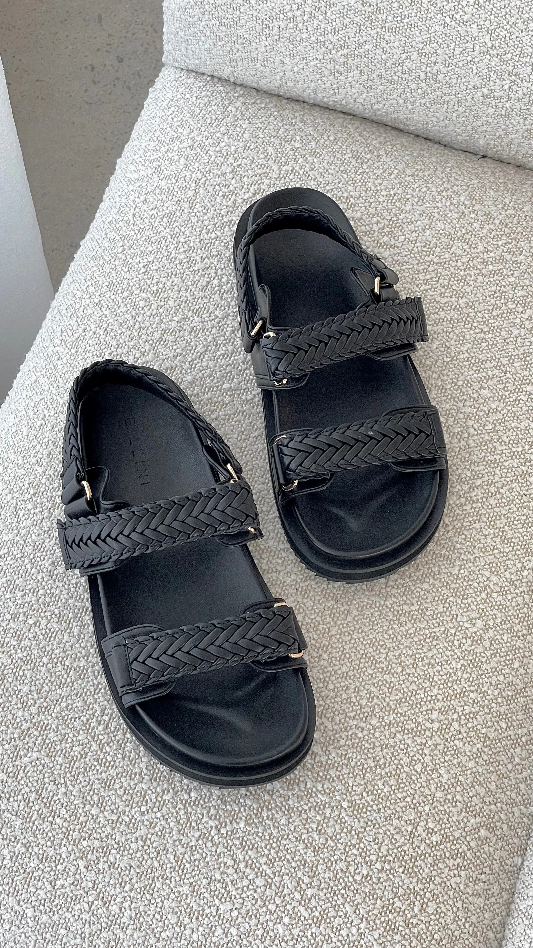 Taishi Slide - Black